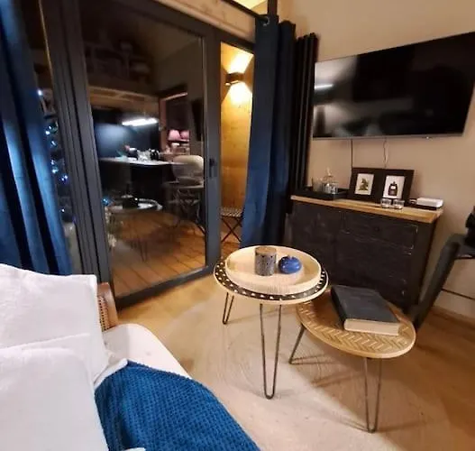 La Maison Ugolin And Ines