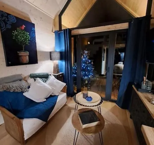 La Maison Ugolin And Ines